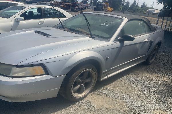 Photo of 2000 Ford Mustang