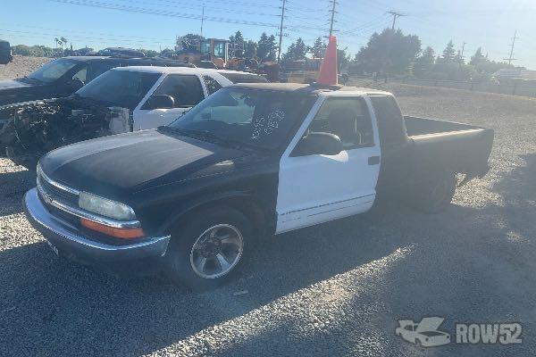 Photo of 1999 Chevrolet S10 Pickup
