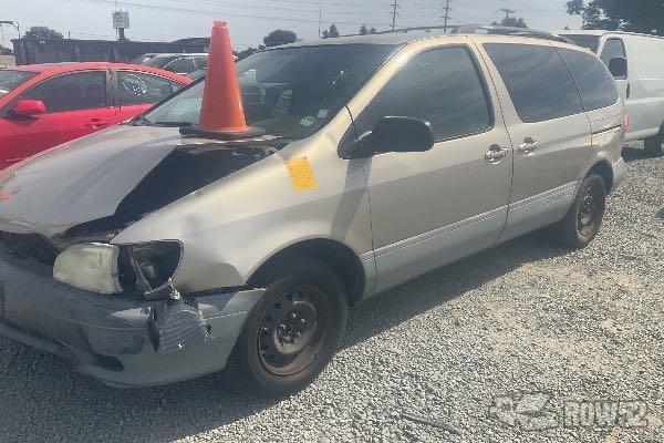 Photo of 2002 Toyota Sienna