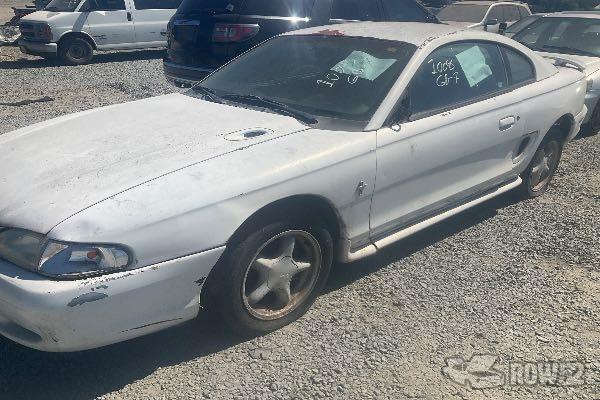 Photo of 1998 Ford Mustang