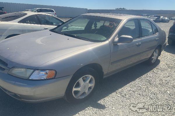 Photo of 1999 Nissan Altima