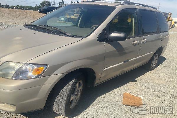 Photo of 2000 Mazda MPV
