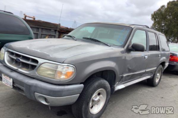 Photo of 1999 Ford Explorer