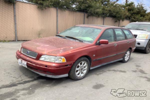 Photo of 2000 Volvo V40
