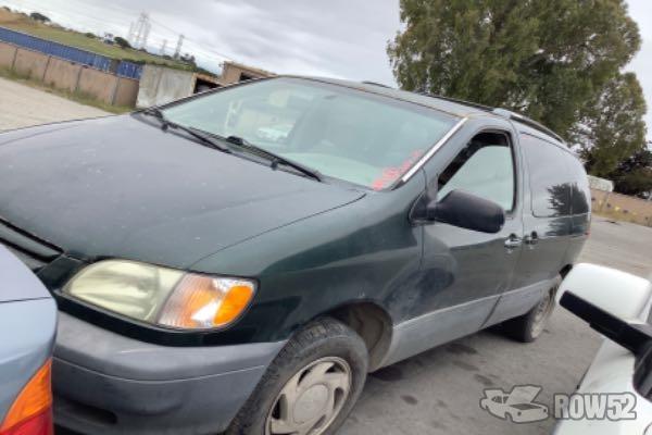 Photo of 2001 Toyota Sienna