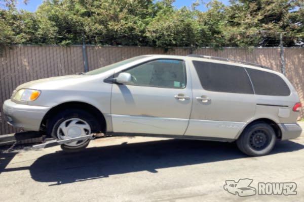 Photo of 2003 Toyota Sienna