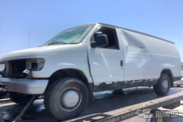 Photo of 2004 Ford Econoline