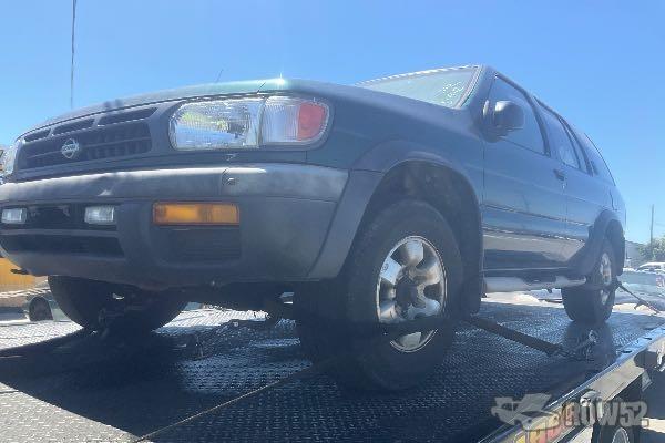 Photo of 1997 Nissan Pathfinder