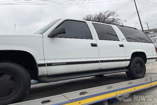 Photo of 1998 GMC Suburban