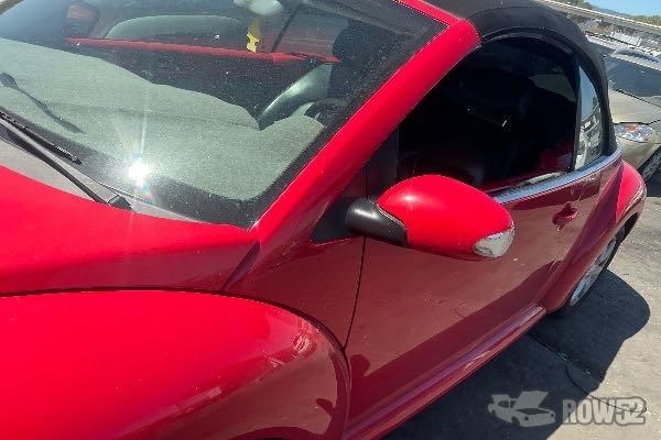Photo of 2004 Volkswagen New Beetle