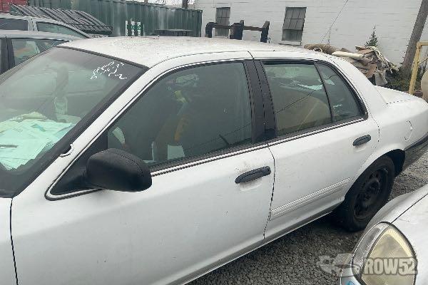 Photo of 2010 Ford Crown Victoria