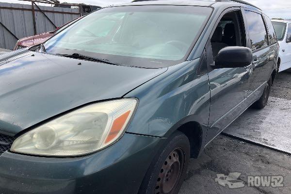 Photo of 2004 Toyota Sienna