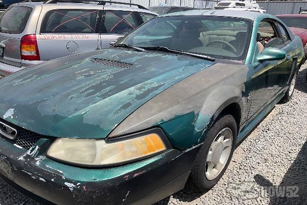 Photo of 2000 Ford Mustang