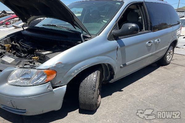 Photo of 2005 Chrysler Town & Country