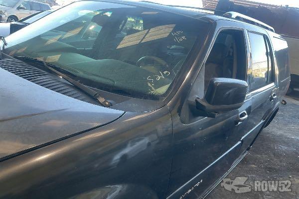 Photo of 2005 Lincoln Navigator