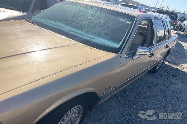 Photo of 1990 Lincoln Town Car