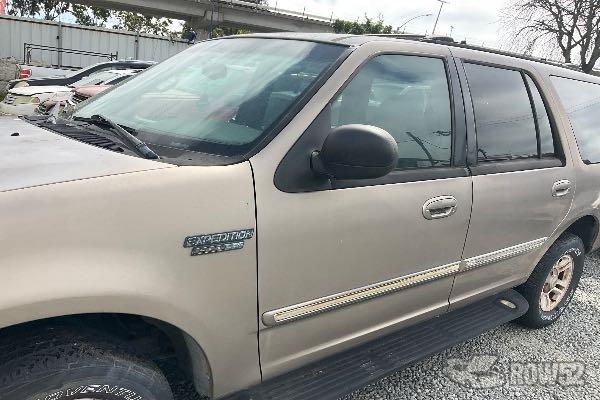 Photo of 2001 Ford Expedition
