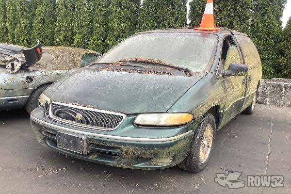 Photo of 1996 Chrysler Town & Country
