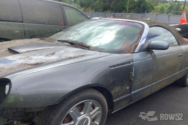 Photo of 2005 Ford Thunderbird