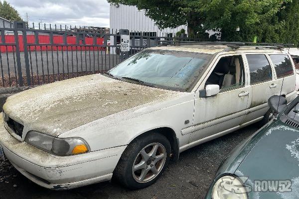 Photo of 2000 Volvo V70