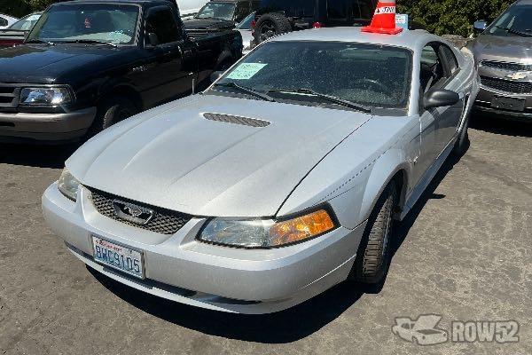 Photo of 2000 Ford Mustang
