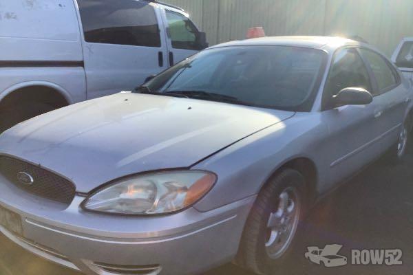 Photo of 2006 Ford Taurus