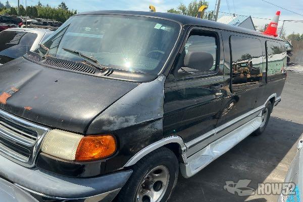 Photo of 2003 Dodge Ram Van