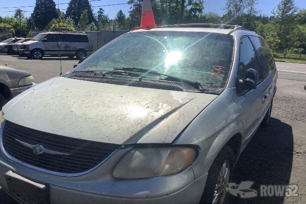 Photo of 2002 Chrysler Town & Country