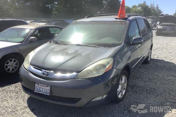 Photo of 2006 Toyota Sienna
