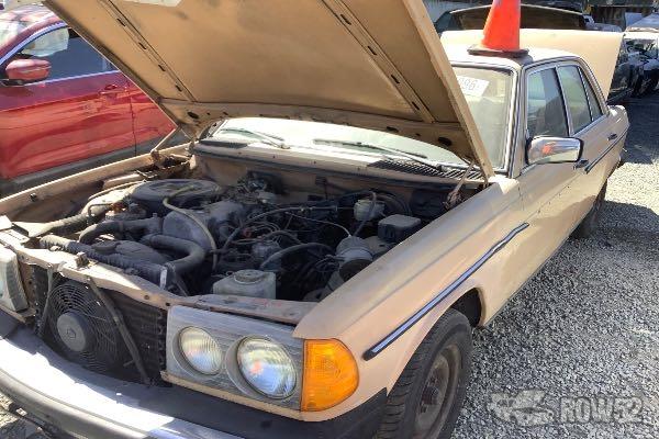 Photo of 1977 Mercedes-Benz 240