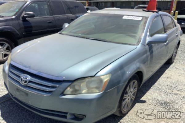 Photo of 2005 Toyota Avalon