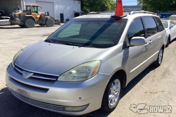 Photo of 2004 Toyota Sienna