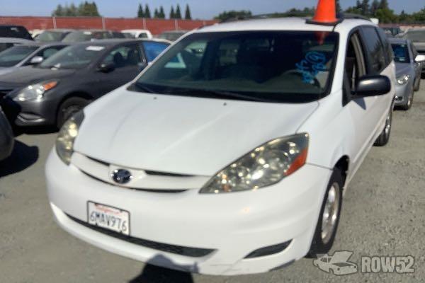 Photo of 2008 Toyota Sienna