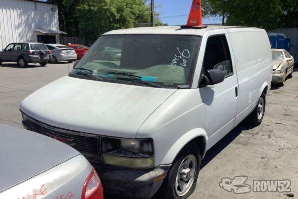 Photo of 2005 GMC Safari