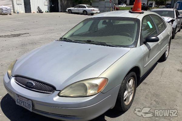 Photo of 2004 Ford Taurus