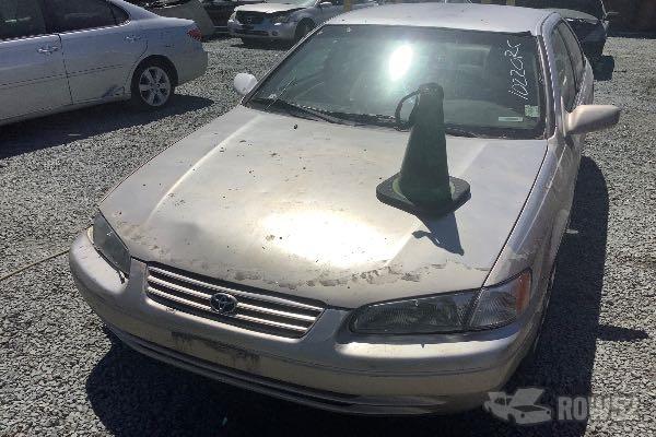 Photo of 1999 Toyota Camry