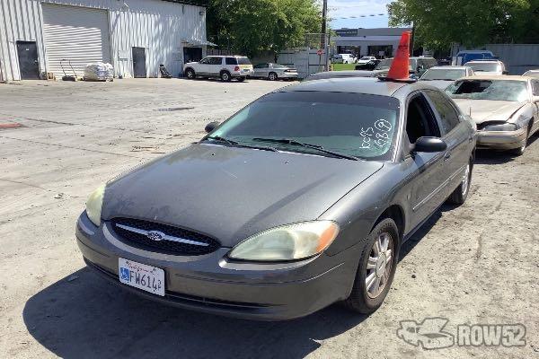 Photo of 2003 Ford Taurus