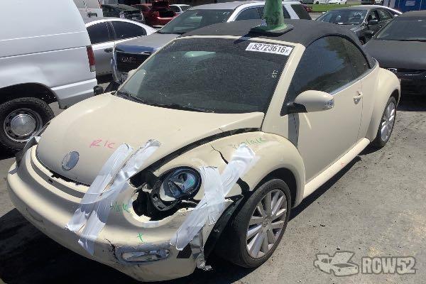 Photo of 2005 Volkswagen New Beetle