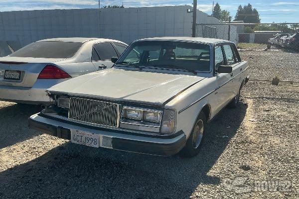 Photo of 1984 Volvo 240