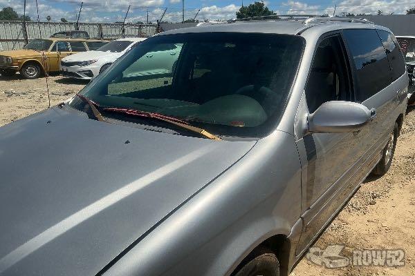 Photo of 2005 Kia Sedona