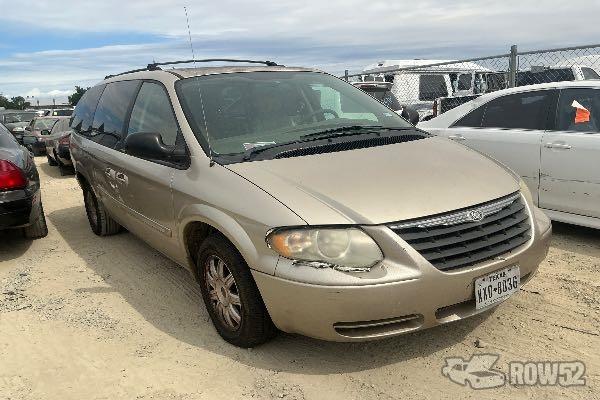 Photo of 2006 Chrysler Town & Country