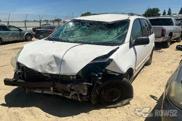 Photo of 2005 Toyota Sienna