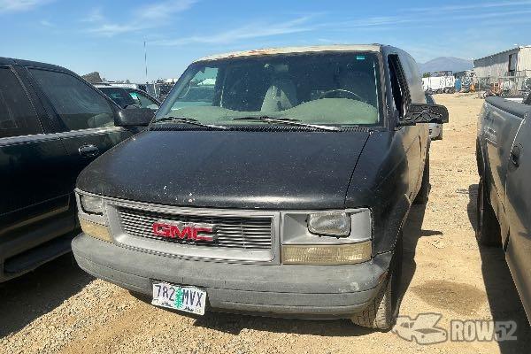 Photo of 1996 GMC Safari