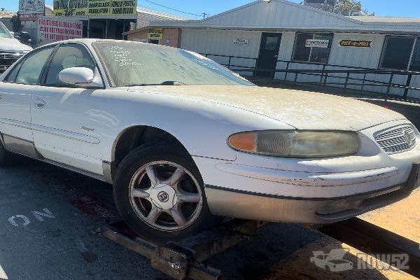 Photo of 2000 Buick Regal