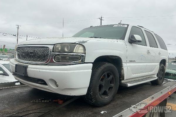 Photo of 2005 GMC Yukon Denali