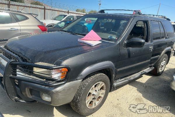 Photo of 2000 Nissan Pathfinder