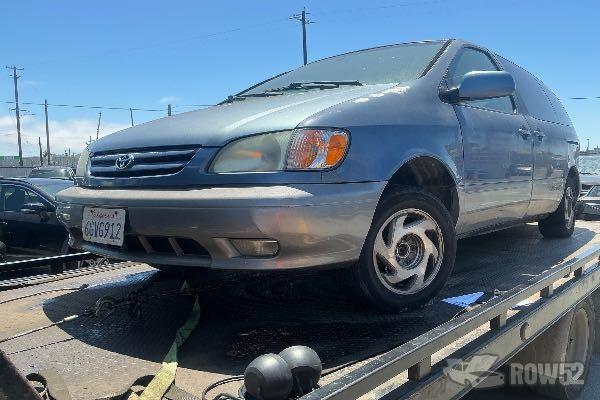 Photo of 2002 Toyota Sienna