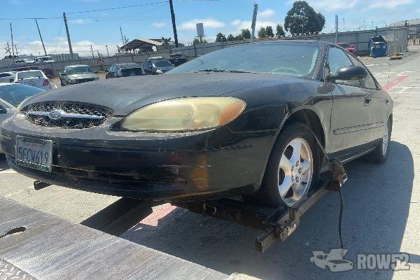 Photo of 2003 Ford Taurus