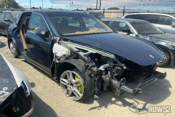 Photo of 2012 Porsche Cayenne Hybrid