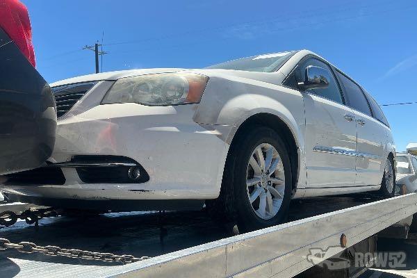 Photo of 2012 Chrysler Town & Country